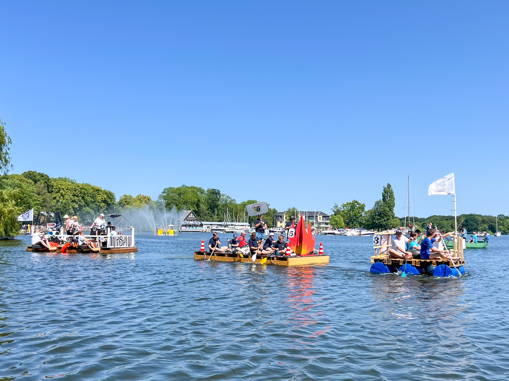 Badewannenregatta in Röbel